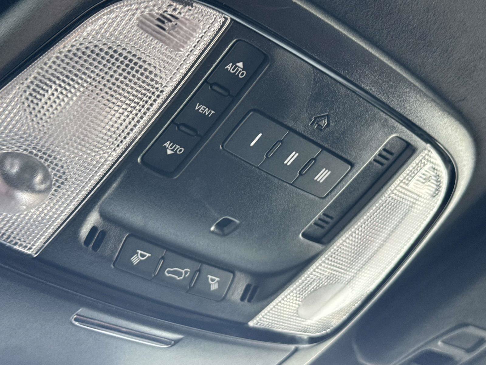 Used 2025 Dodge Durango R/T AWD/4WD image 12