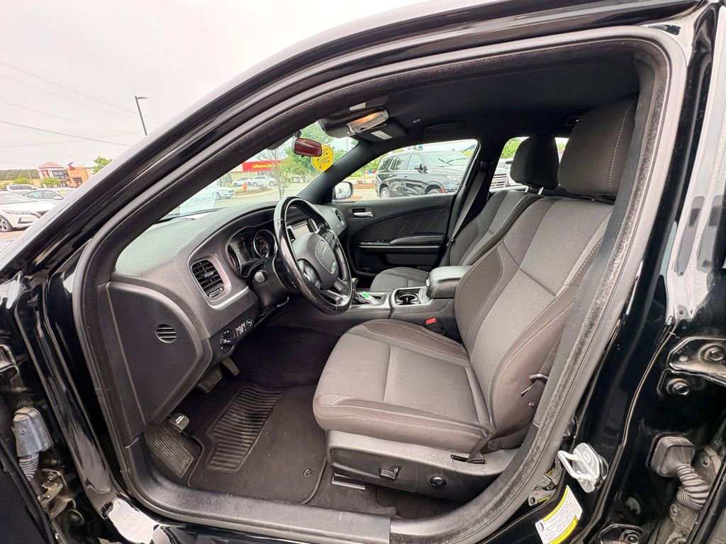 Used 2020 Dodge Charger SXT RWD image 17
