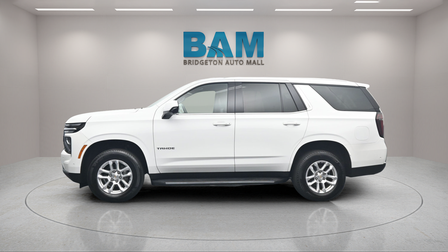 Used 2025 Chevrolet Tahoe LT AWD/4WD image 3