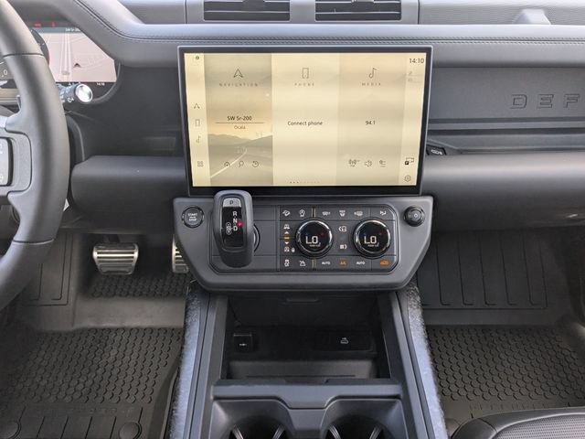 New 2026 Land Rover Defender 110 OCTA AWD/4WD image 18