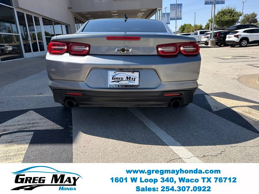 Used 2020 Chevrolet Camaro LT RWD image 4