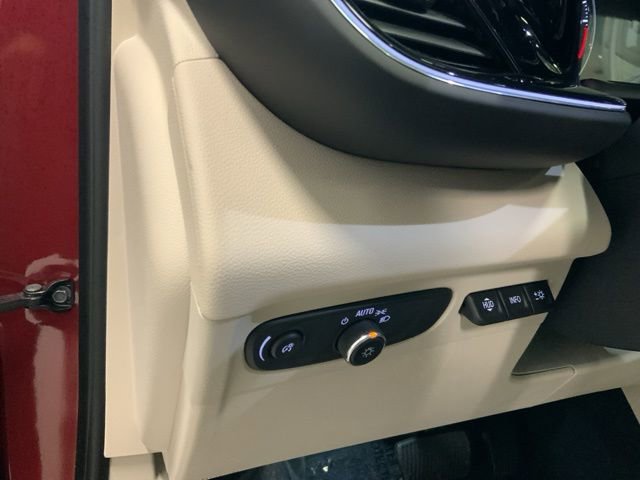 Used 2023 Buick Envision Avenir image 23