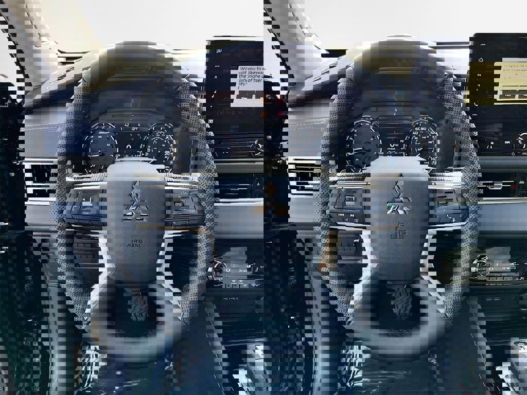 New 2026 Mitsubishi Outlander SE image 12