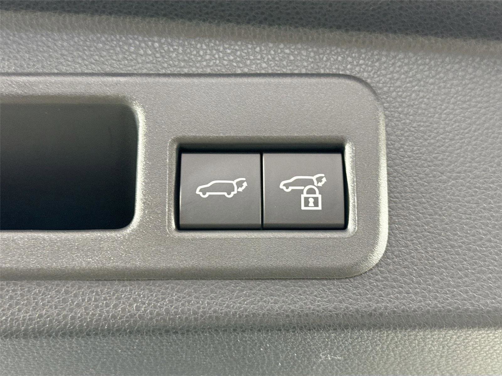 Certified 2026 Toyota 4Runner TRD Off-Road Premium image 40