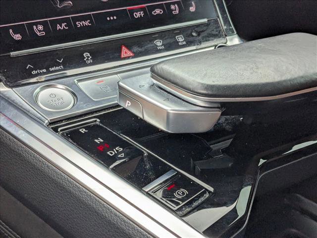 Used 2019 Audi e-tron Prestige w/ Prestige Package image 8