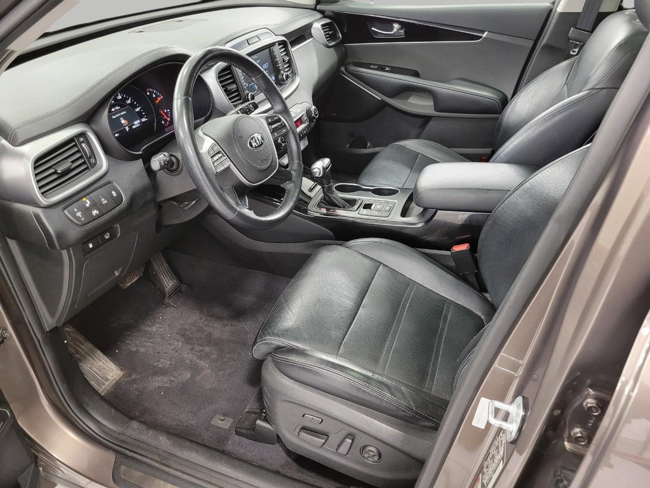 Used 2019 Kia Sorento SX w/ SX Touring Package image 9