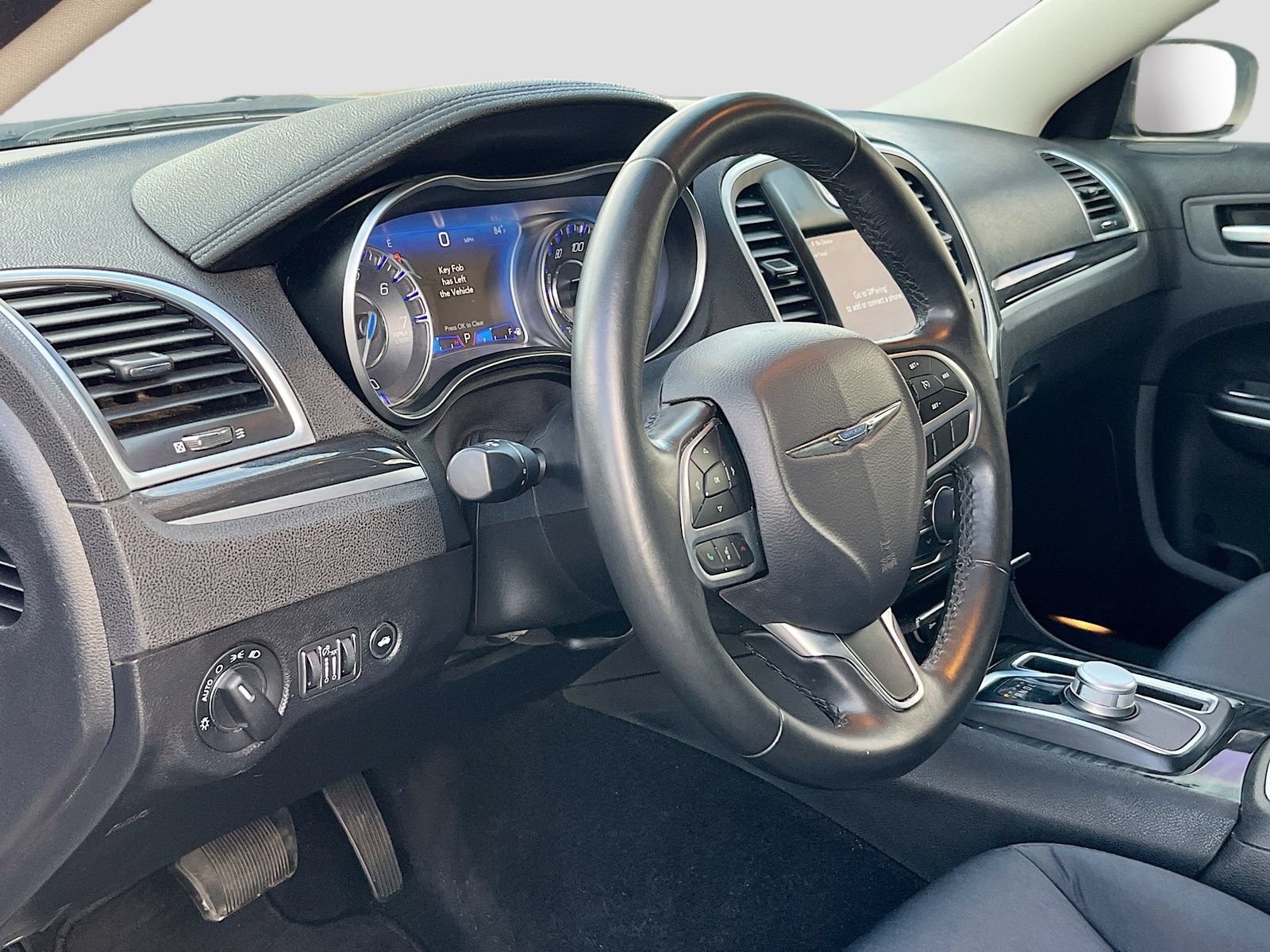 Used 2022 Chrysler 300 Touring w/ Sport Appearance Package RWD image 9