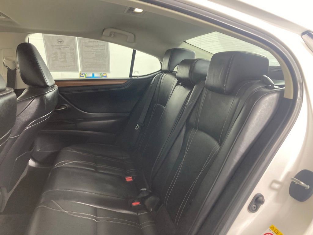 Used 2019 Lexus ES 300h 300h Luxury image 17