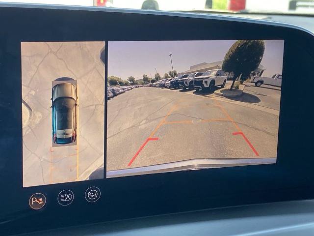 Used 2023 Cadillac Lyriq 2WD image 10