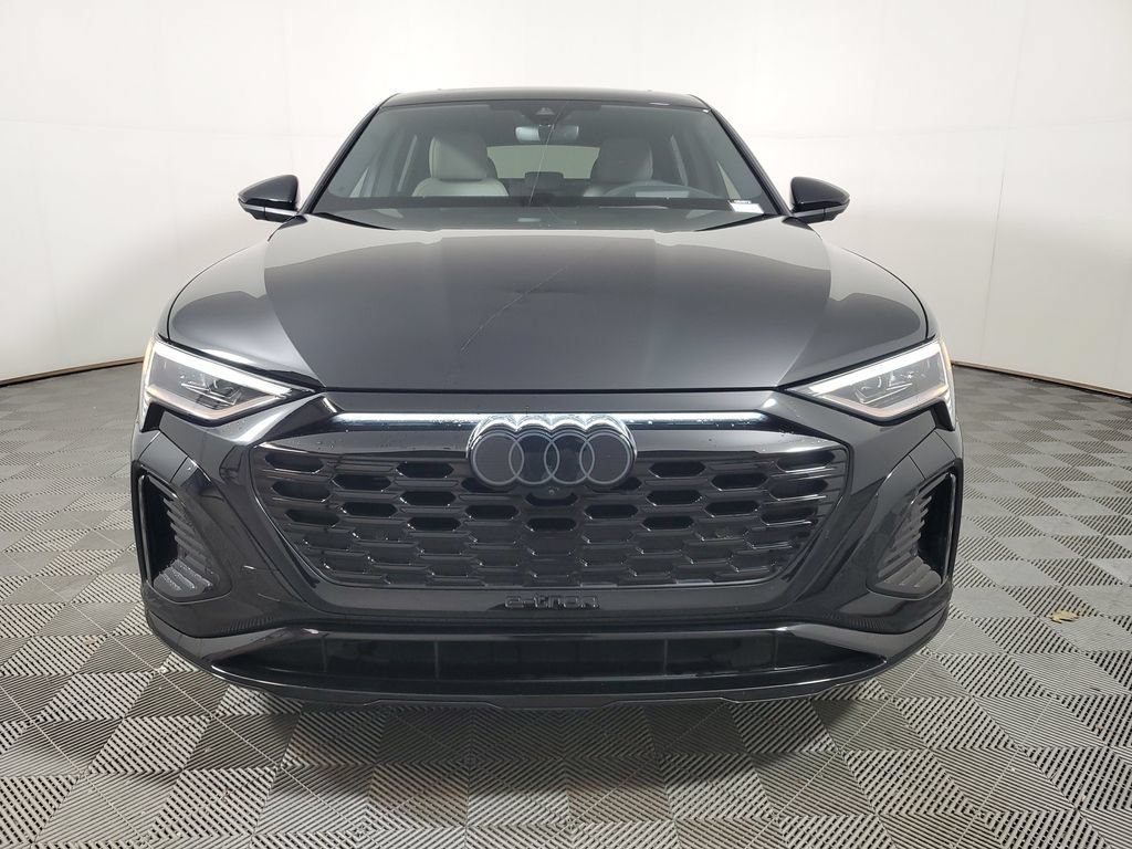 Used 2024 Audi Q8 e-tron Prestige w/ Prestige Package AWD/4WD image 2
