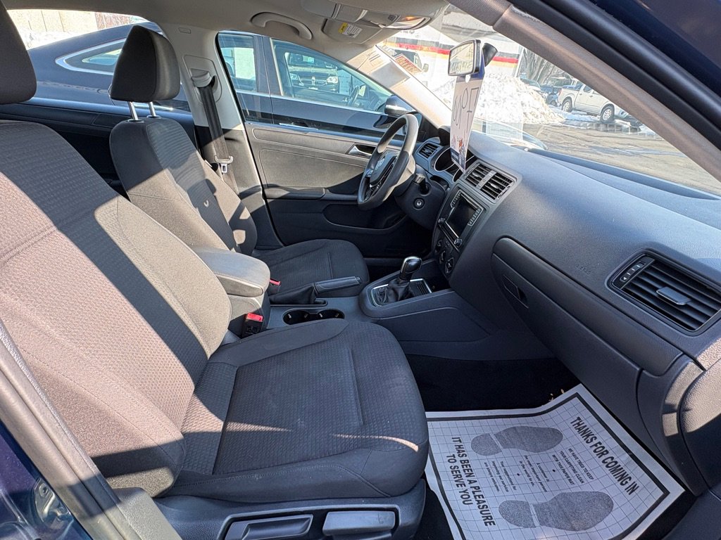 Used 2016 Volkswagen Jetta S image 16
