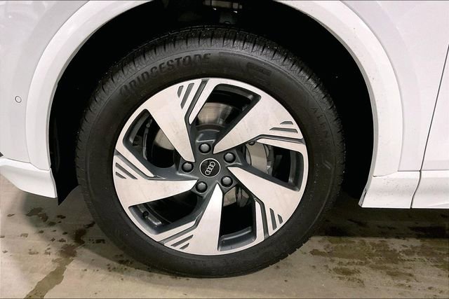 Used 2025 Audi Q6 e-tron Premium Plus w/ Premium Plus image 9