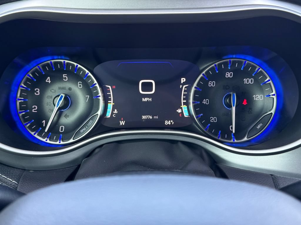 Used 2023 Chrysler Pacifica Touring-L w/ S Appearance Package AWD/4WD image 22