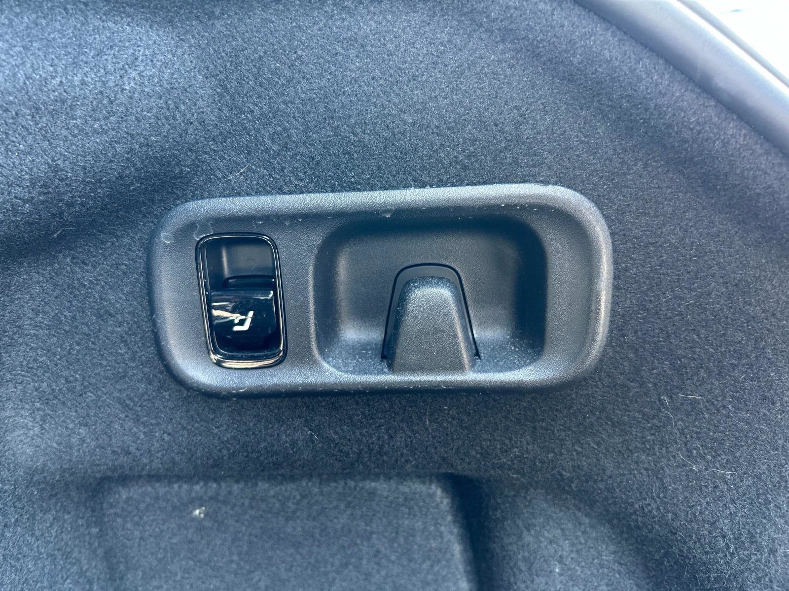 Used 2022 Mercedes-Benz C 300 4MATIC Sedan image 14