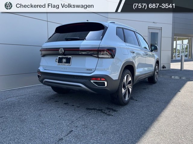 New 2025 Volkswagen Taos SE image 22