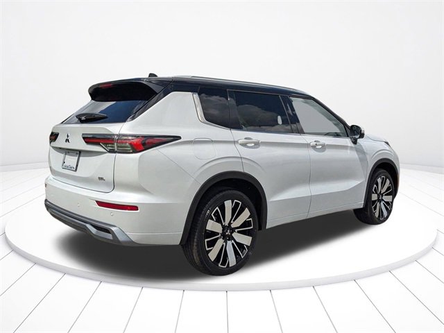 New 2025 Mitsubishi Outlander SEL image 3