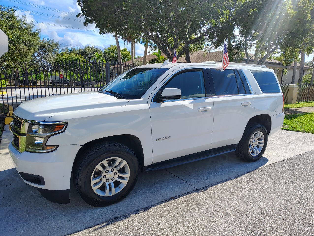 Used 2018 Chevrolet Tahoe LT image 2