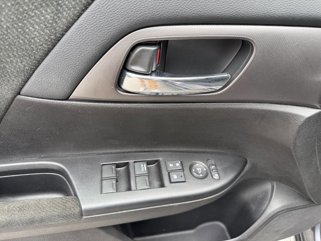 Used 2013 Honda Accord LX image 18