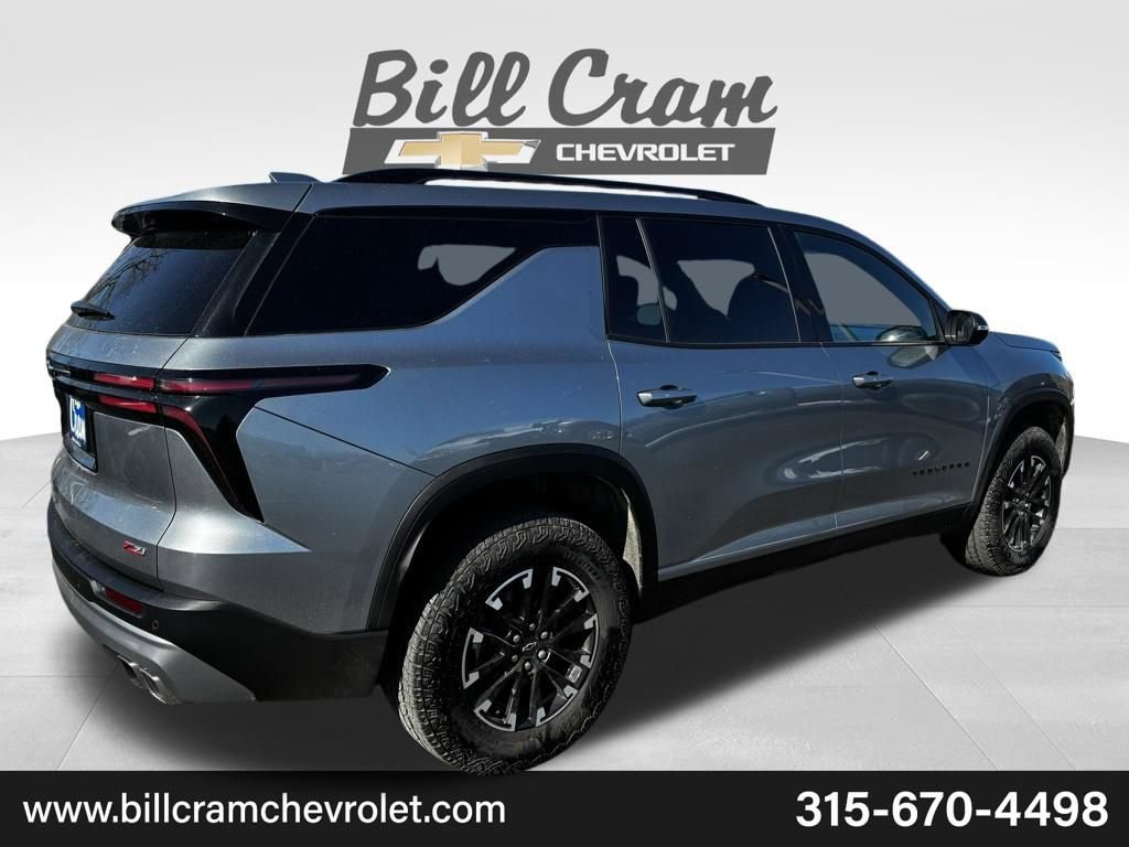 Used 2025 Chevrolet Traverse Z71 image 4