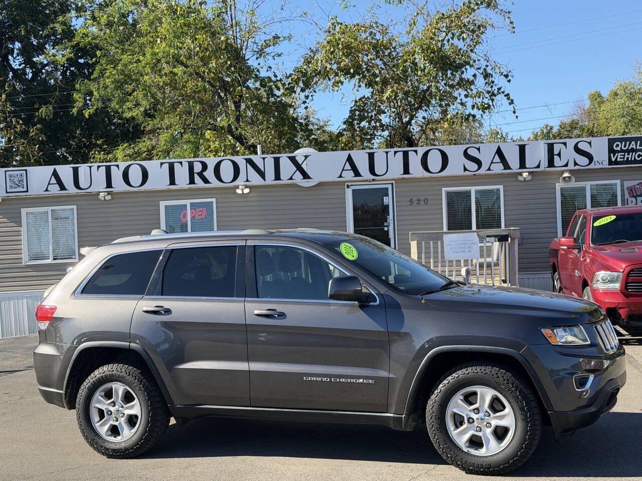 Used 2014 Jeep Grand Cherokee Laredo w/ Quick Order Package 23E AWD/4WD image 1