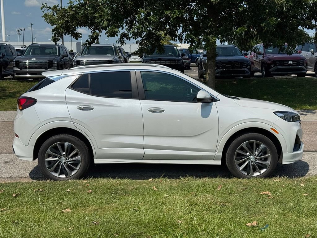 Used 2022 Buick Encore GX Select w/ Sport Touring Package AWD/4WD image 6