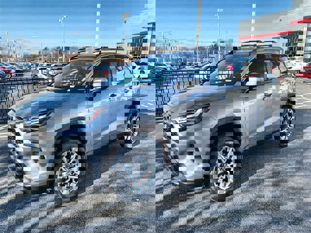 New 2025 Toyota RAV4 XLE Premium image 1
