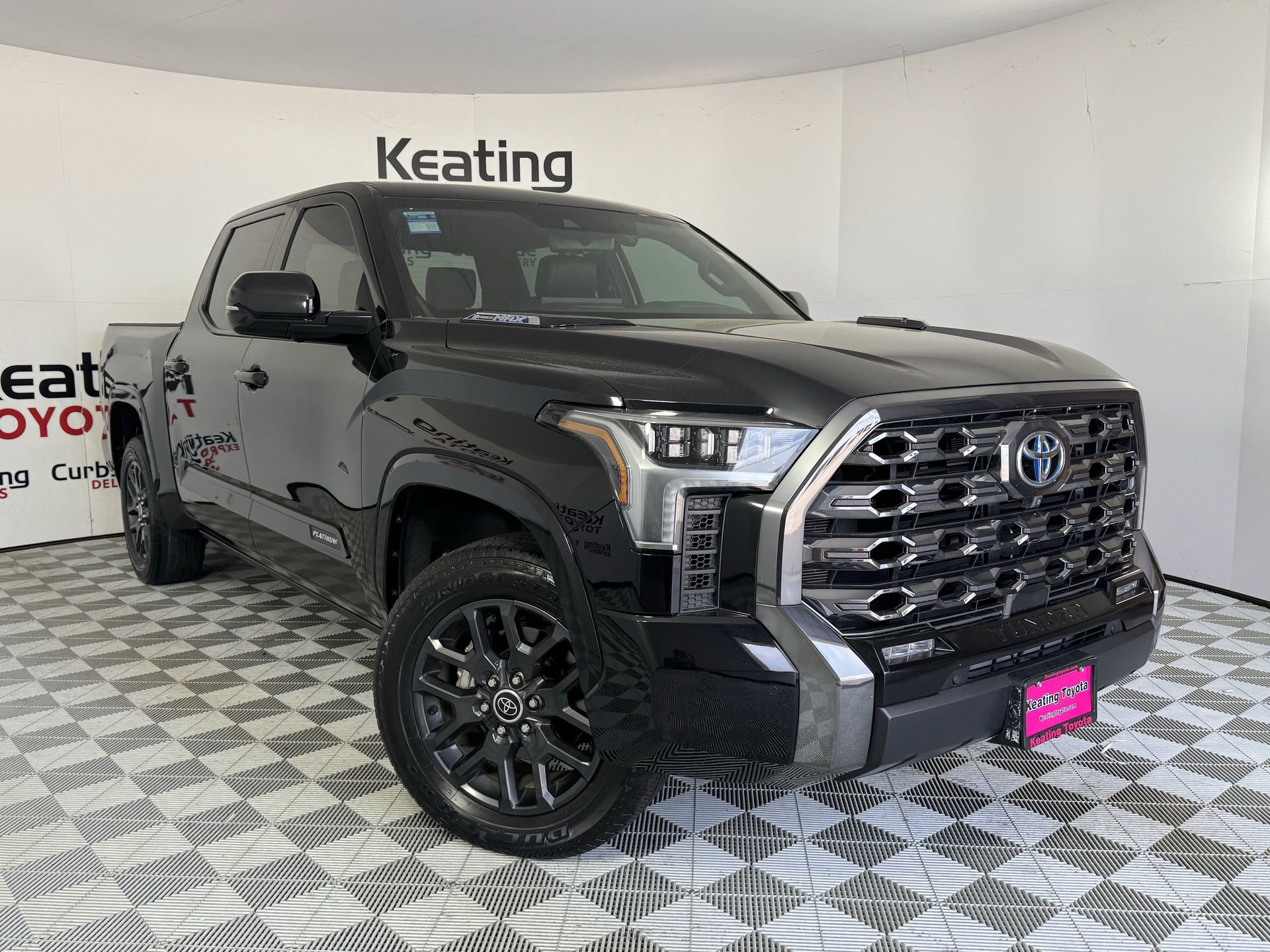 Used 2023 Toyota Tundra Platinum image 3