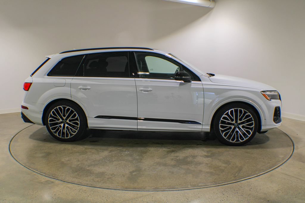 Used 2025 Audi SQ7 Prestige AWD/4WD image 31