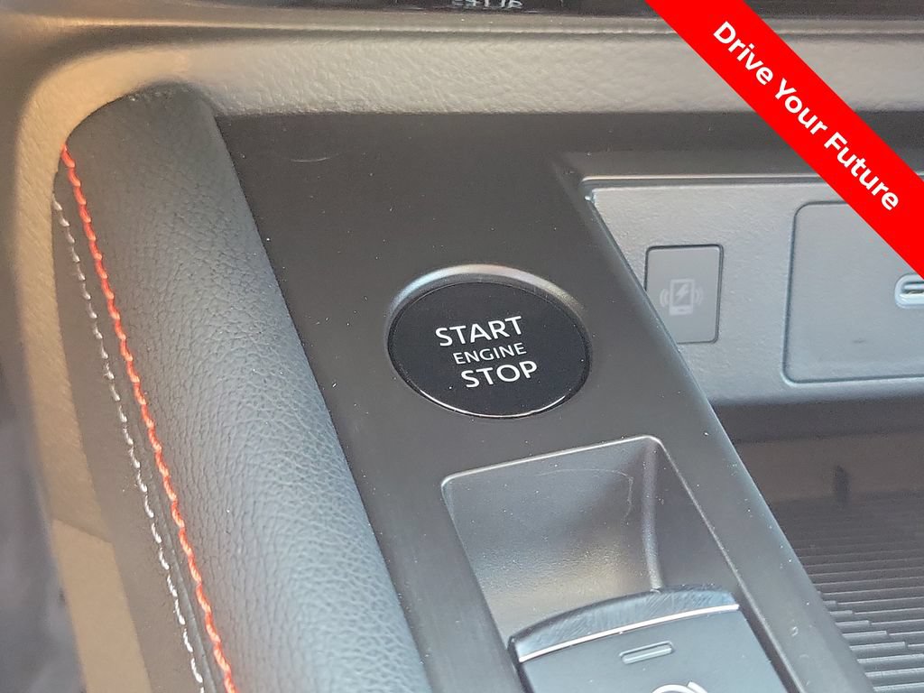Certified 2025 Nissan Kicks SR FWD image 10