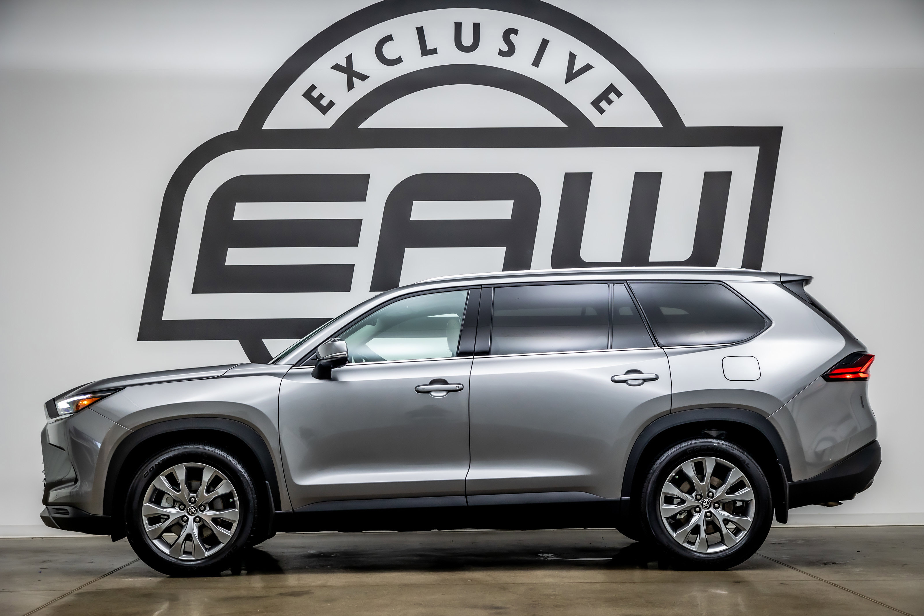 Used 2025 Toyota Grand Highlander FWD image 5