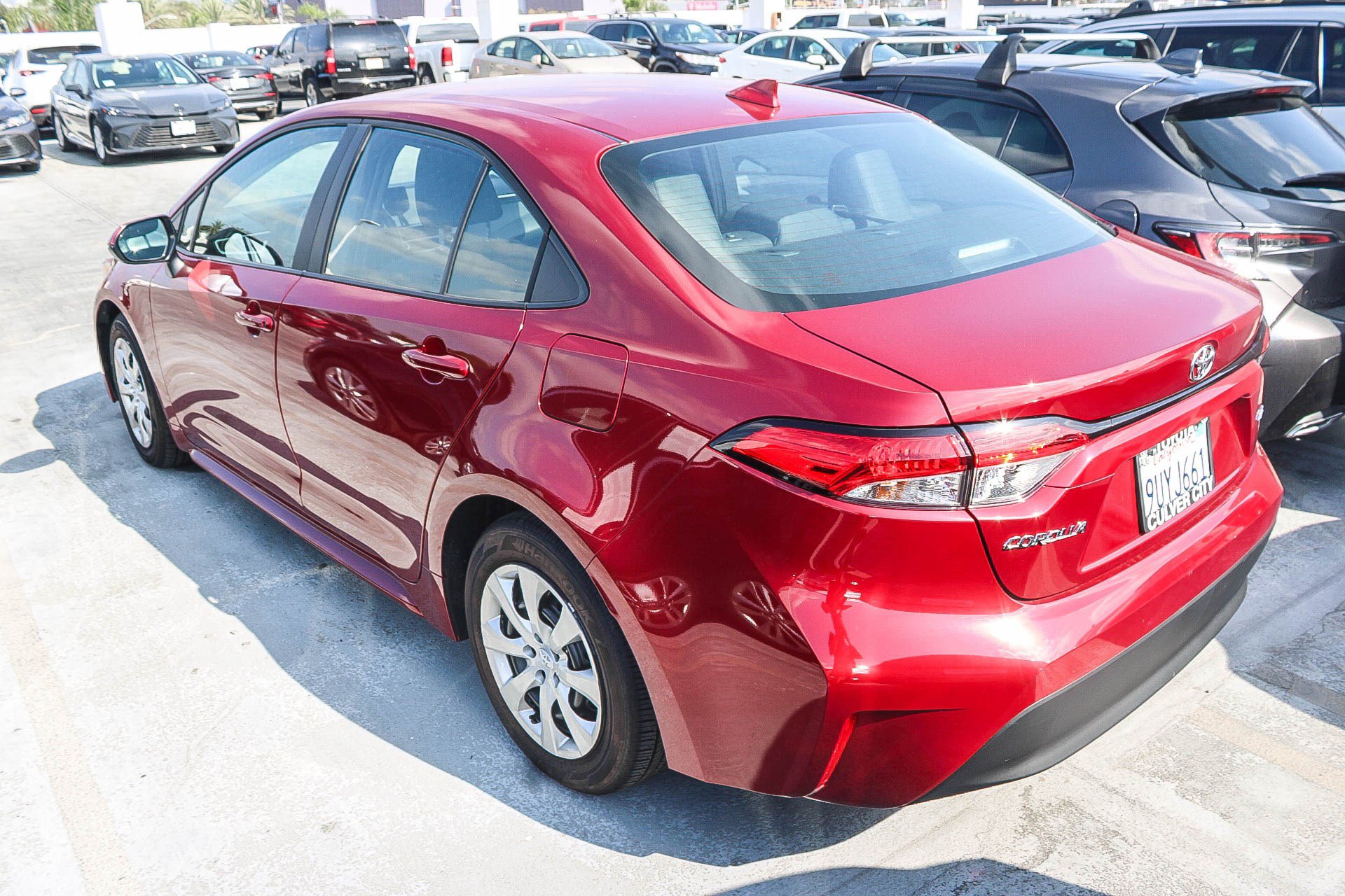 Used 2025 Toyota Corolla LE FWD image 12