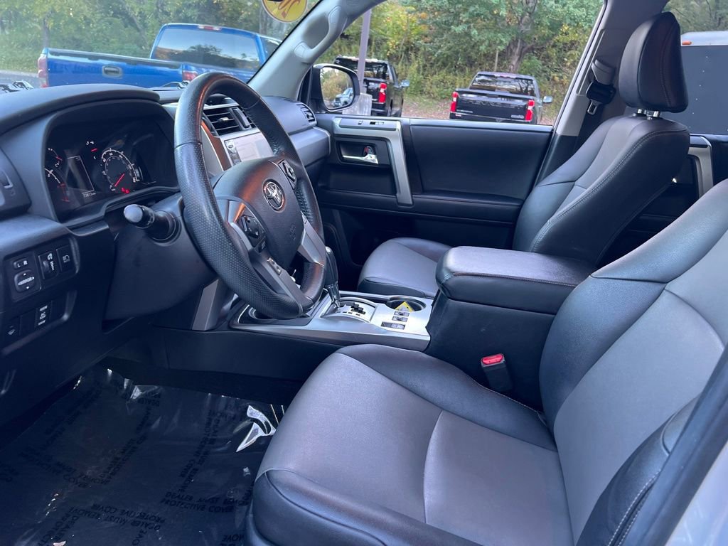 Used 2020 Toyota 4Runner SR5 Premium image 40