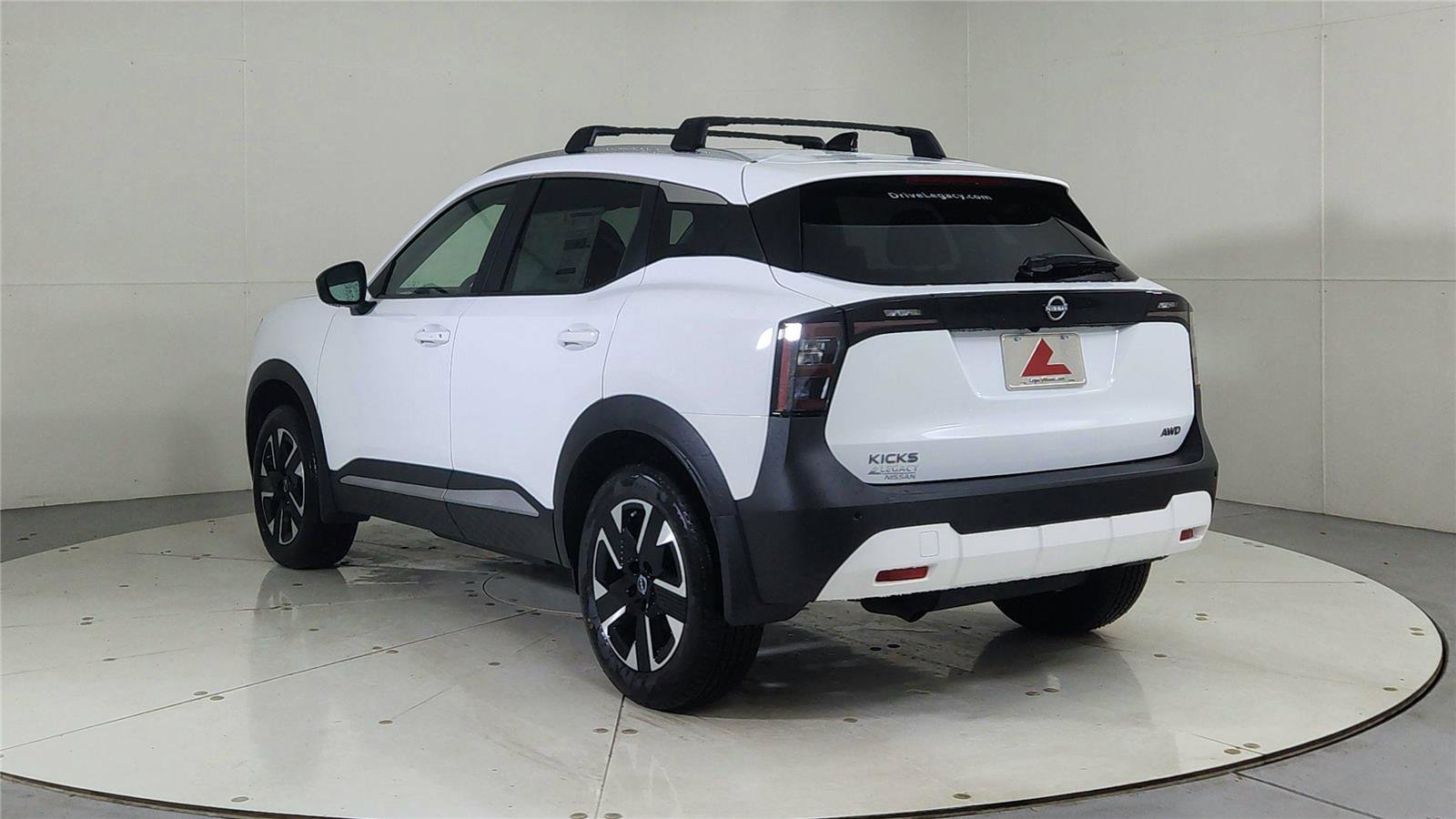 New 2026 Nissan Kicks SV w/ Charging Package image 5