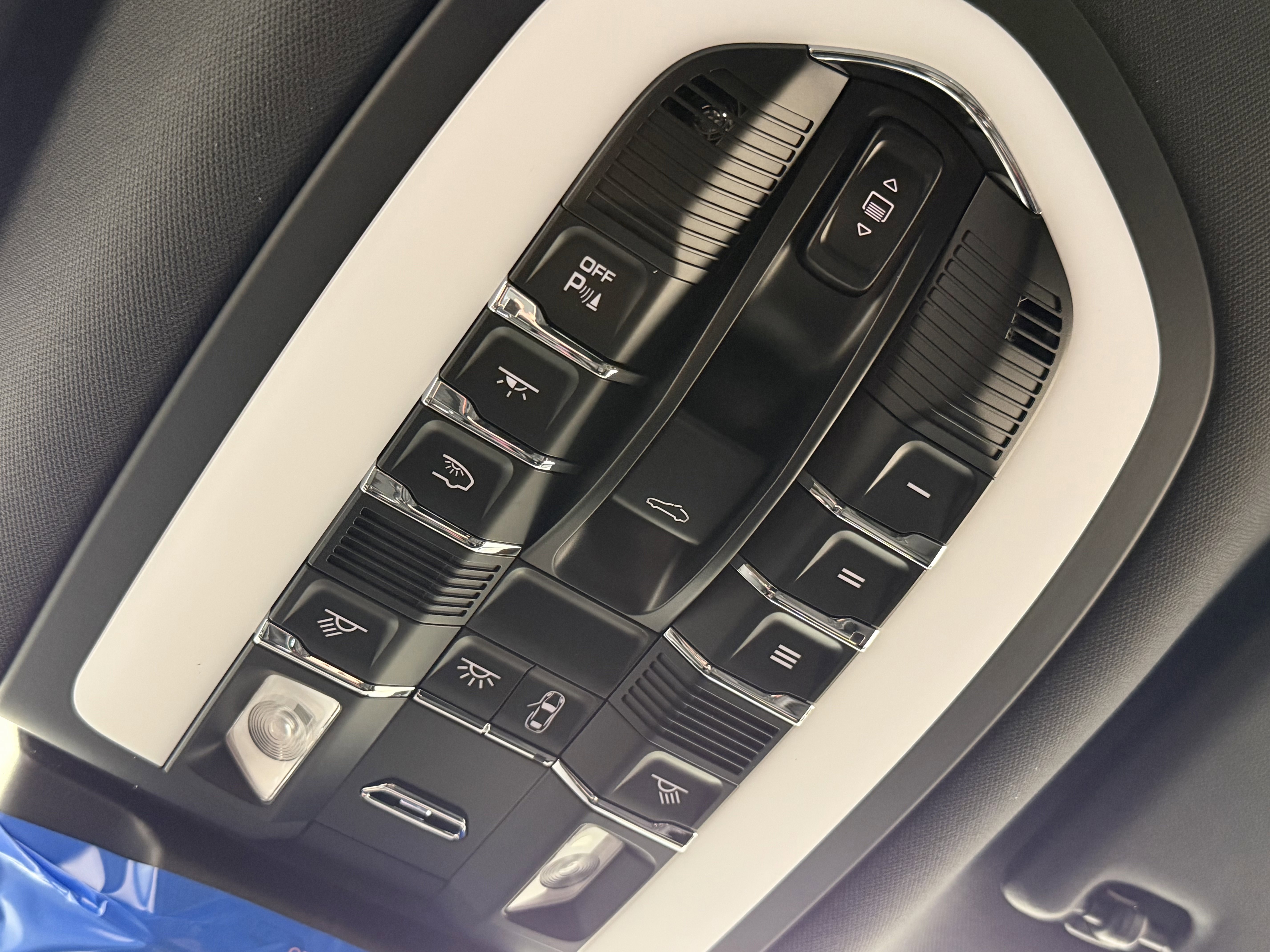 New 2026 Porsche Macan image 35