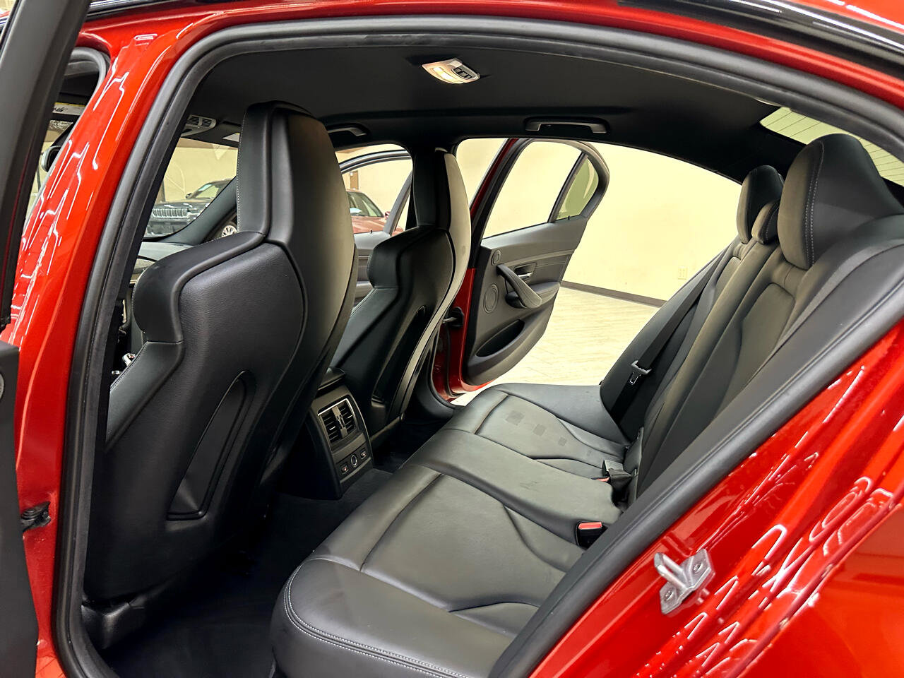 Used 2018 BMW M3 image 39