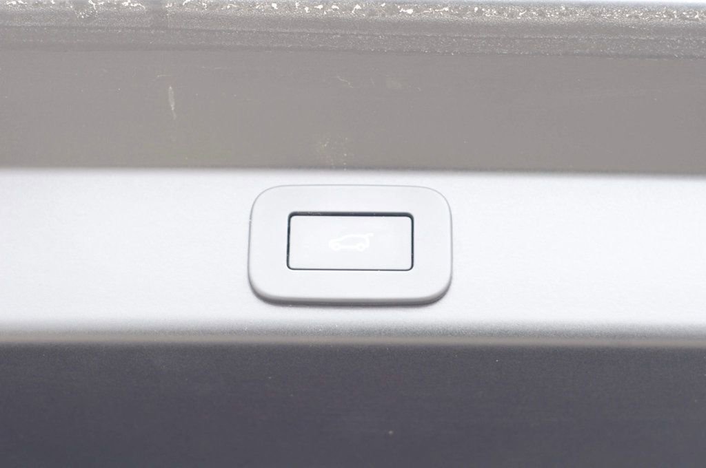 Used 2024 Land Rover Range Rover Sport Dynamic SE image 23