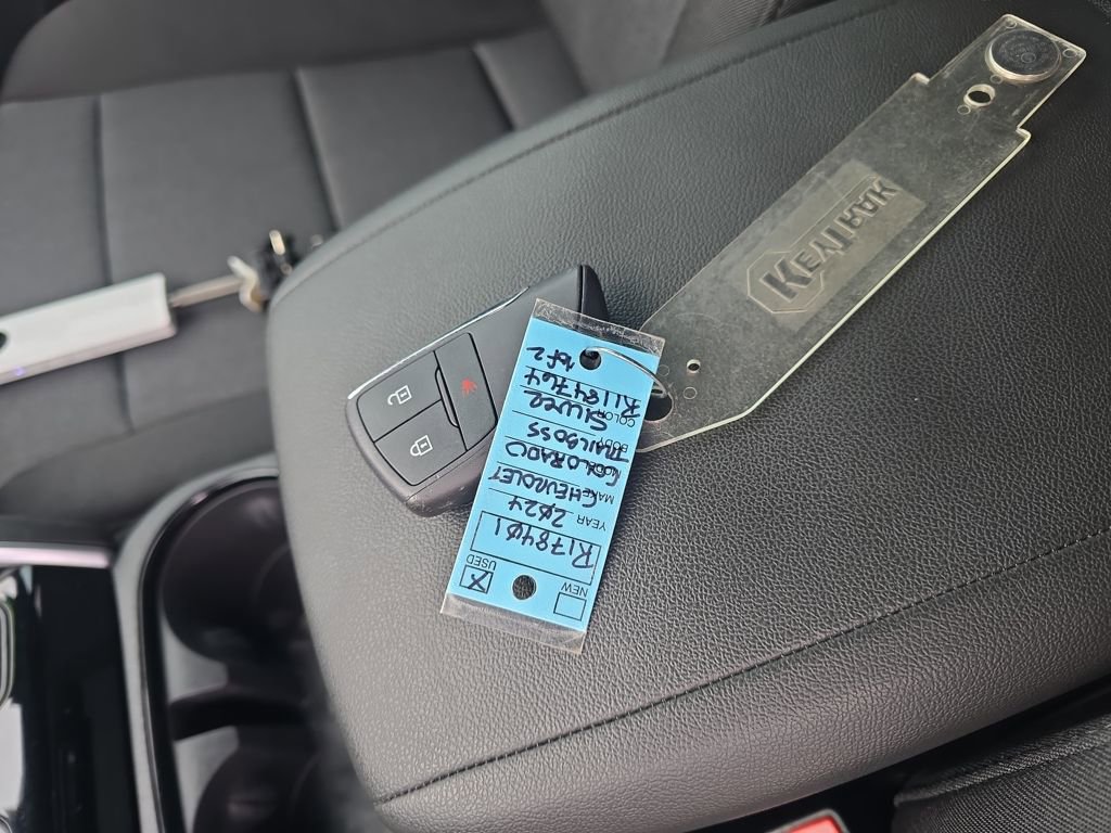 Used 2024 Chevrolet Colorado Trail Boss w/ Technology Package image 30