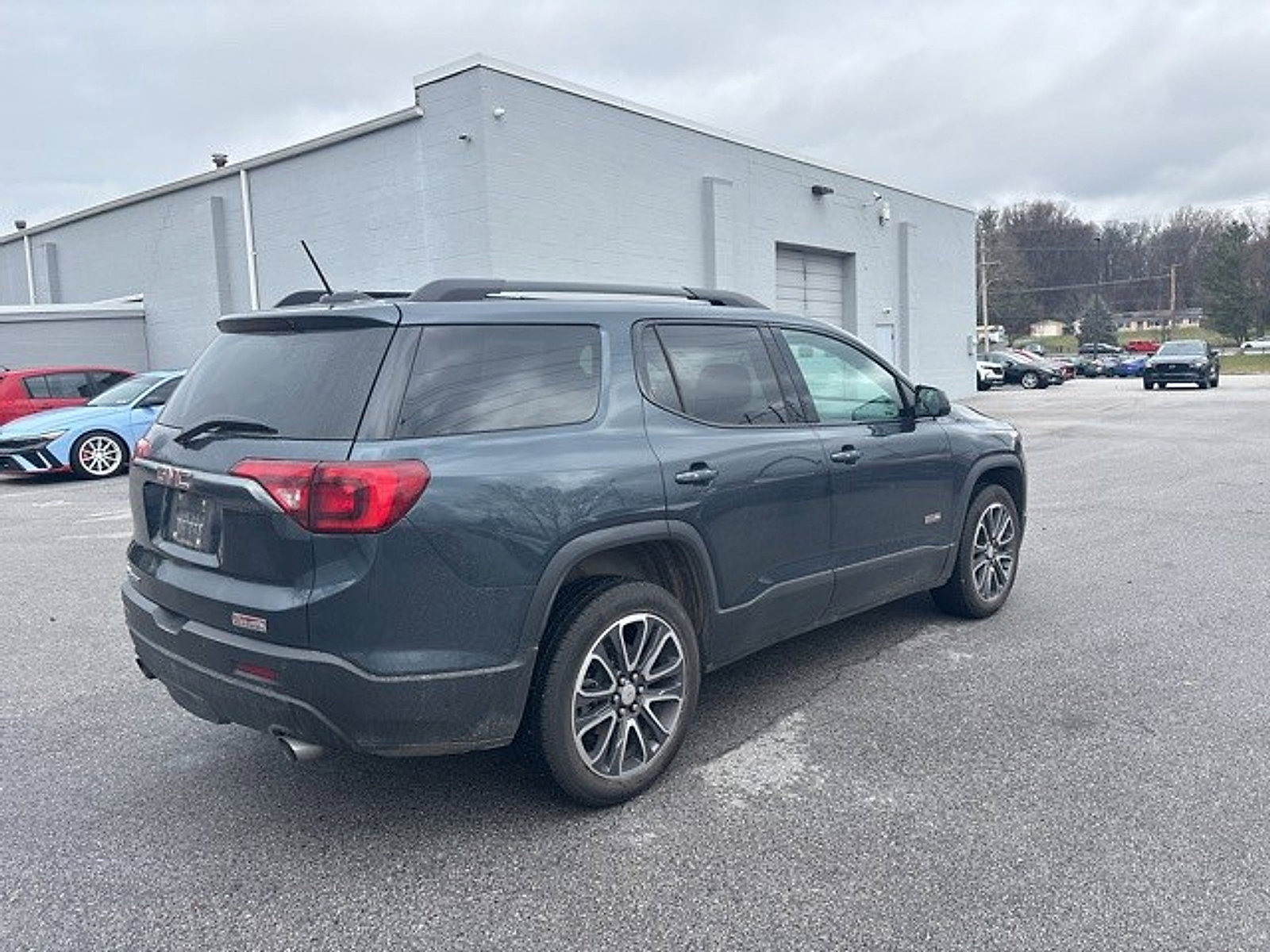 Used 2019 GMC Acadia SLT image 5