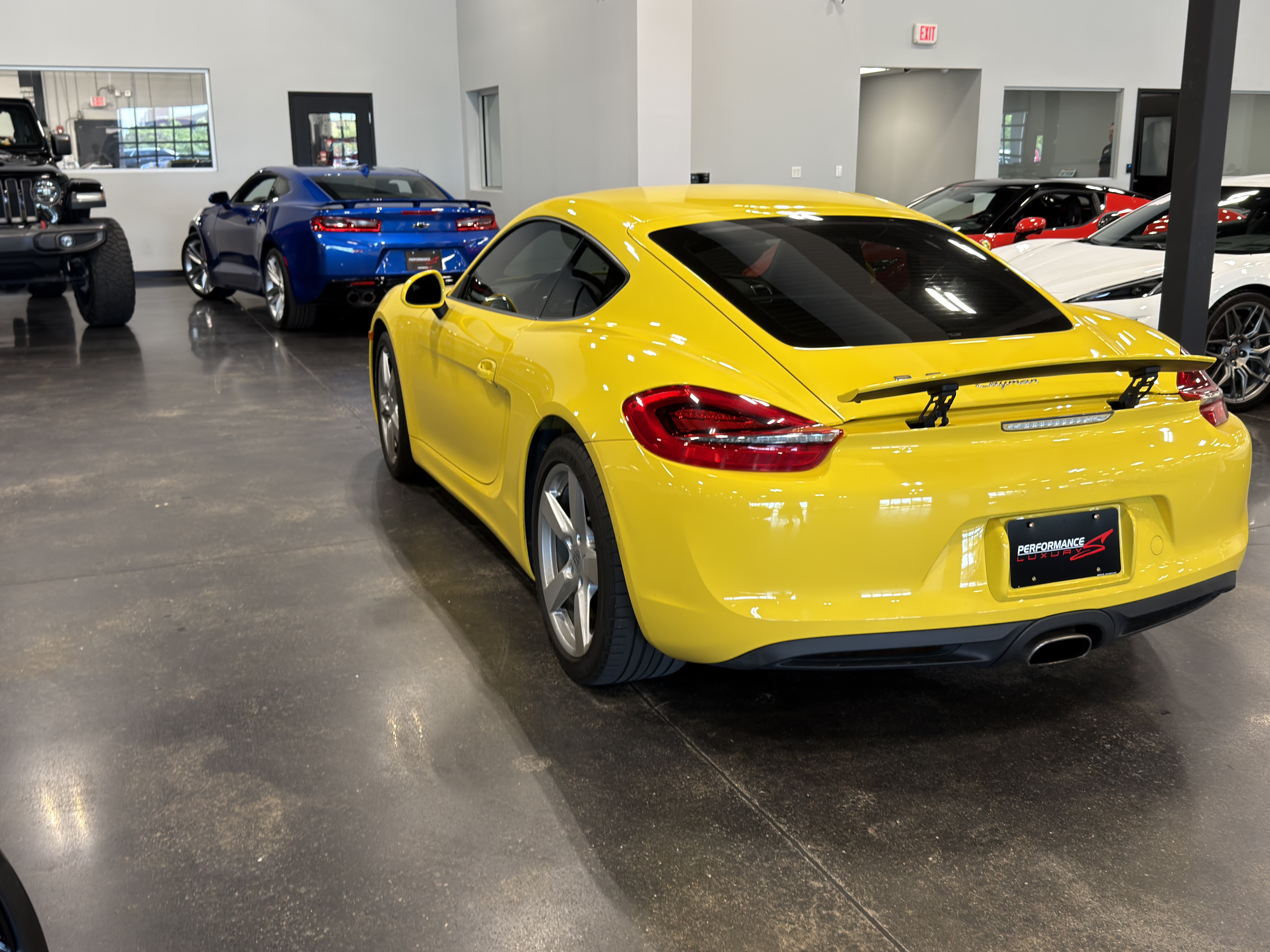 Used 2015 Porsche Cayman RWD image 3
