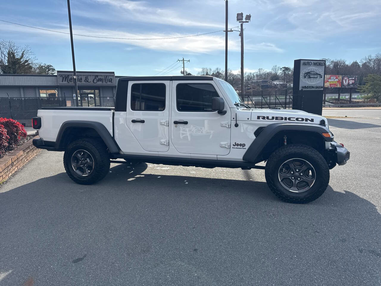 Used 2020 Jeep Gladiator Rubicon w/ Cold Weather Group image 8