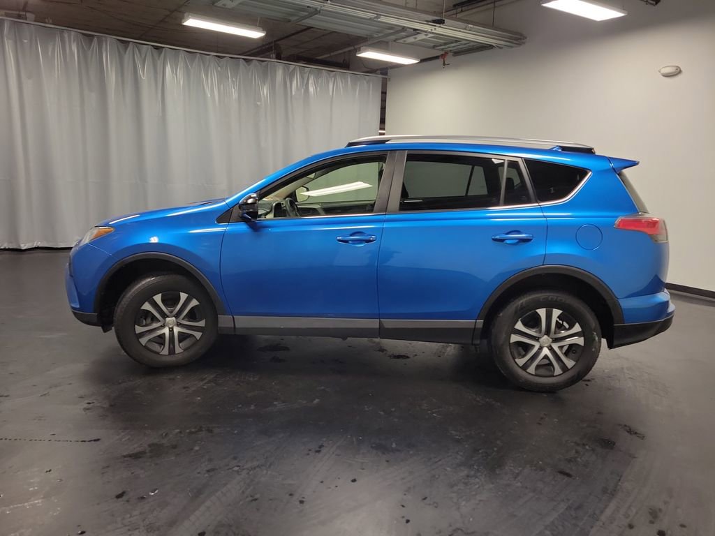 Used 2017 Toyota RAV4 LE image 5