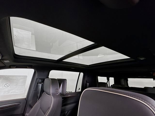 New 2025 Chevrolet Suburban Premier image 26