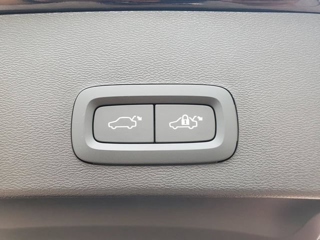 Certified 2026 Volvo XC40 B5 Core w/ Climate Package AWD/4WD image 34