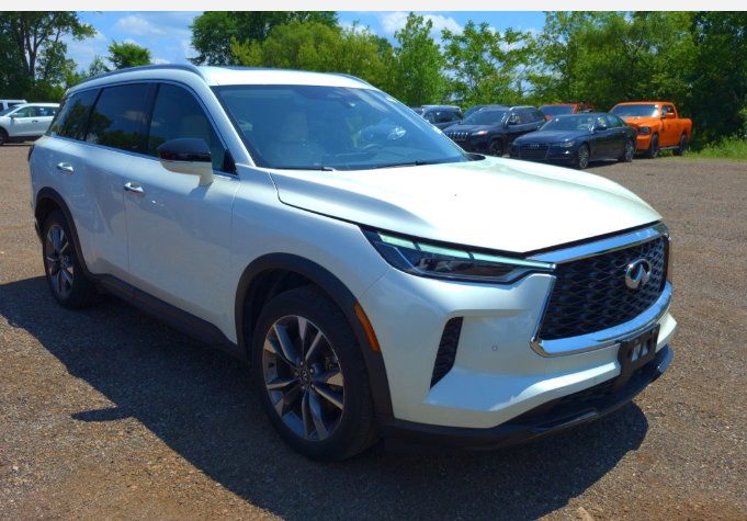 Used 2024 INFINITI QX60 Luxe AWD/4WD image 2