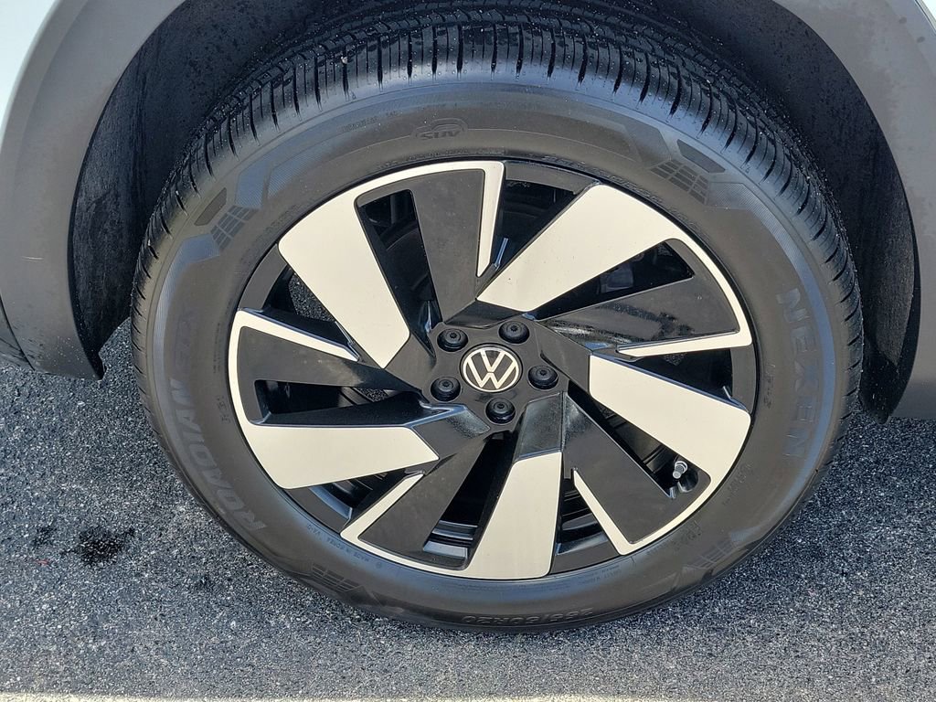 Used 2024 Volkswagen Atlas Cross Sport SE FWD image 6
