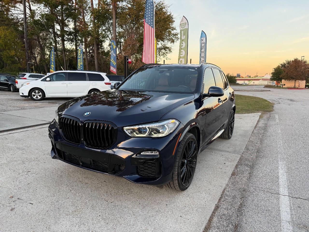Used 2020 BMW X5 xDrive40i w/ M Sport Package image 2