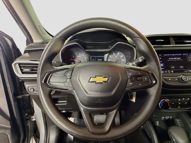 Used 2023 Chevrolet TrailBlazer LS FWD image 12