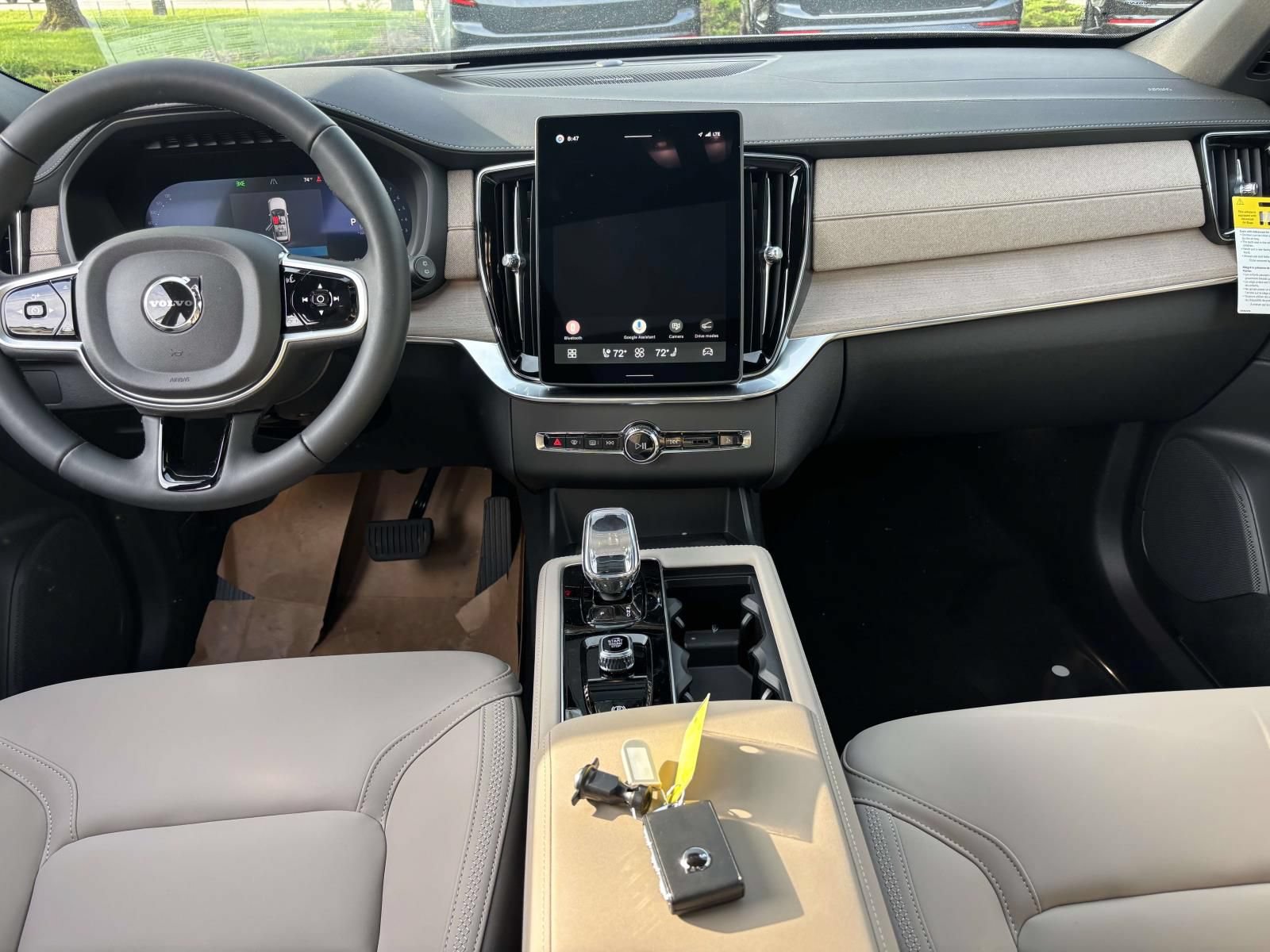 New 2026 Volvo XC90 B6 Plus w/ Protection Package Premier AWD/4WD image 29