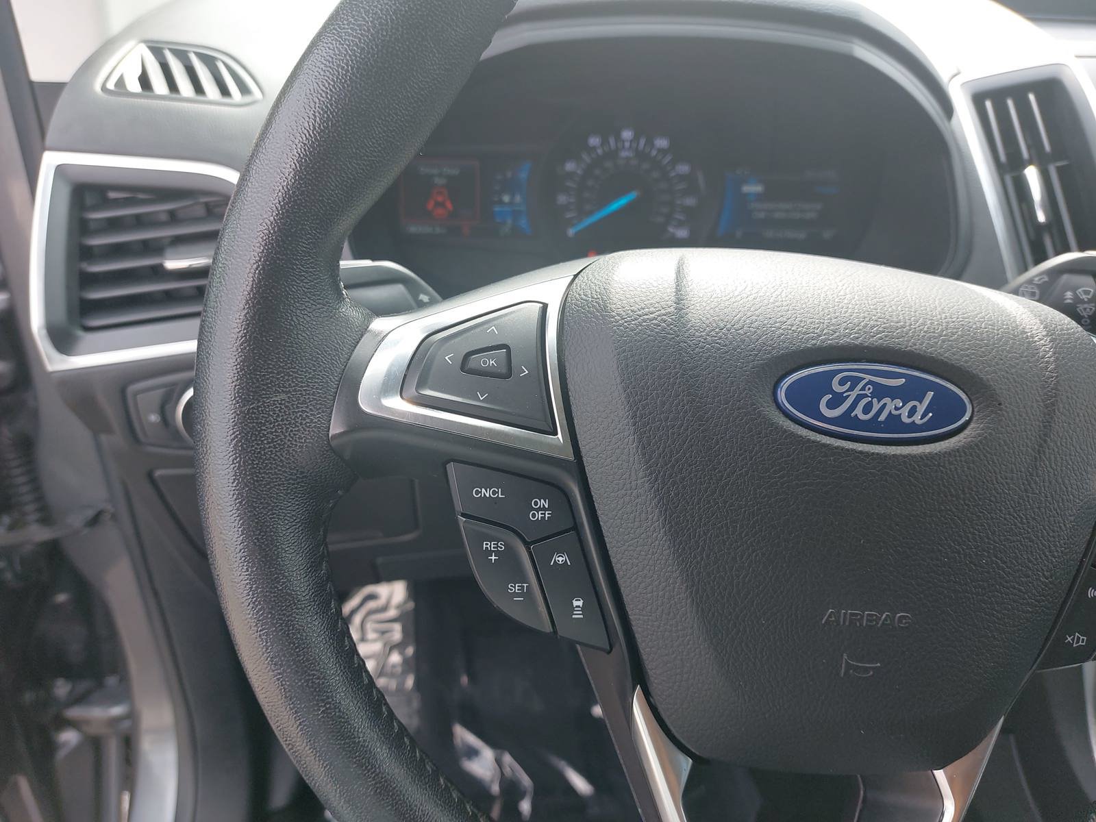 Used 2022 Ford Edge Titanium w/ Equipment Group 301A AWD/4WD image 16
