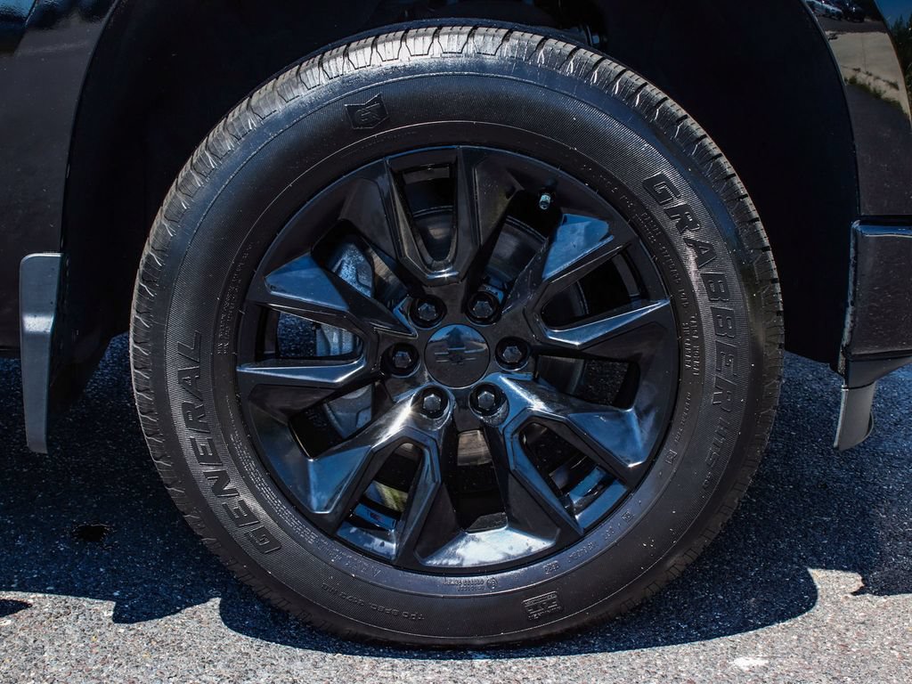 Used 2023 Chevrolet Silverado 1500 Custom w/ LPO, Dark Essentials Package AWD/4WD image 7